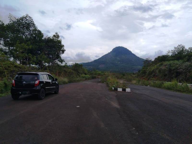 Bangun Jalan Poros Tengah