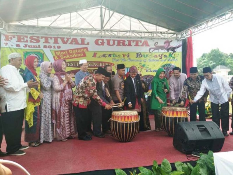 Gelar Festival, Bupati Ajak Lestarikan Budaya