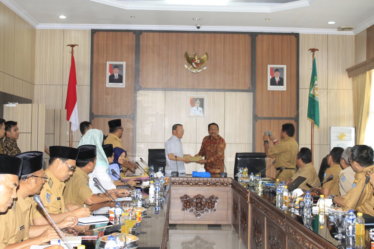 Audiensi Dengan Gubernur, Bupati BU Sampaikan 10 Point Penting