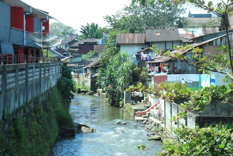 Bantaran Sungai Air Putih Ditata