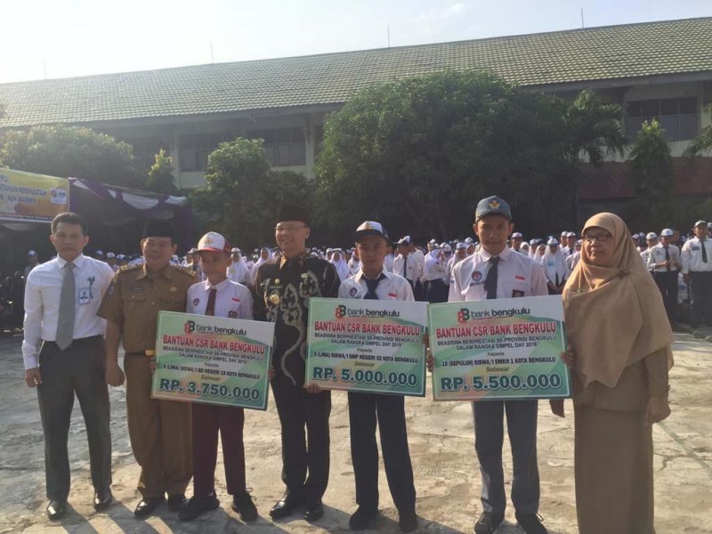 Bank Bengkulu Beri Bantuan CSR Beasiswa