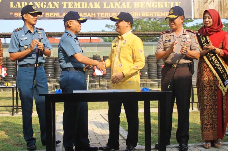 Danlatemal Resmikan Lapangan Tembak