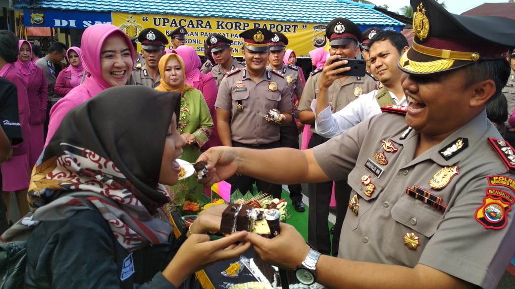 Insan Pers Bengkulu Utara Berikan Suprise Ke Kapolres Bengkulu Utara