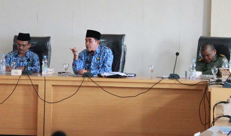 Camat Diminta Tanggung Jawab