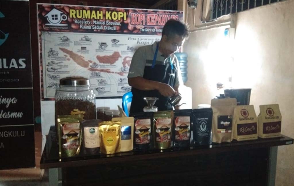 Minum Kopi Dapat Edukasi