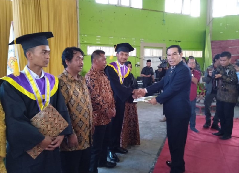 Politeknik Raflesia Wisuda 181 Mahasiswa