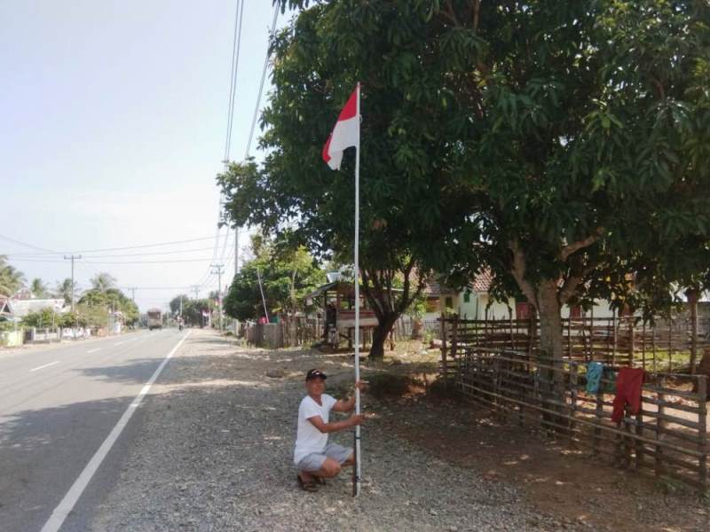 Ayo Kibarkan Bendera Merah Putih