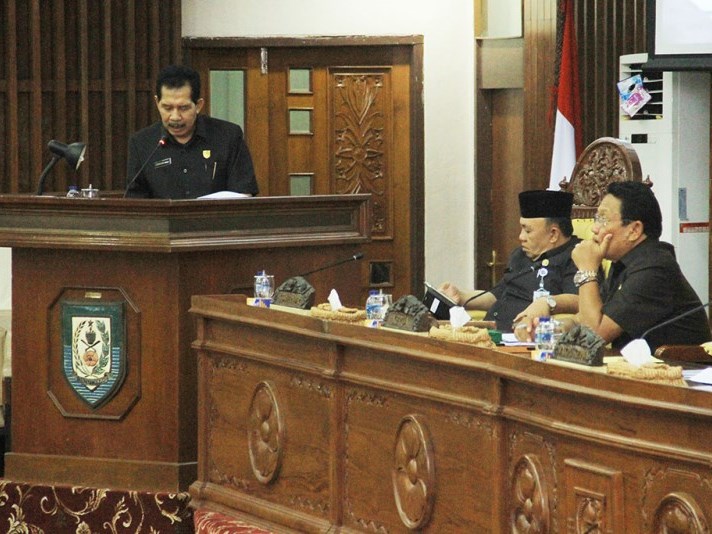 Dua Raperda Tunggu Dewan Baru