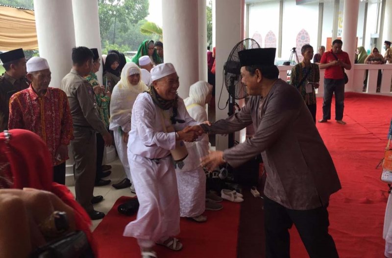 Jemaah Haji Disambut Hujan Deras