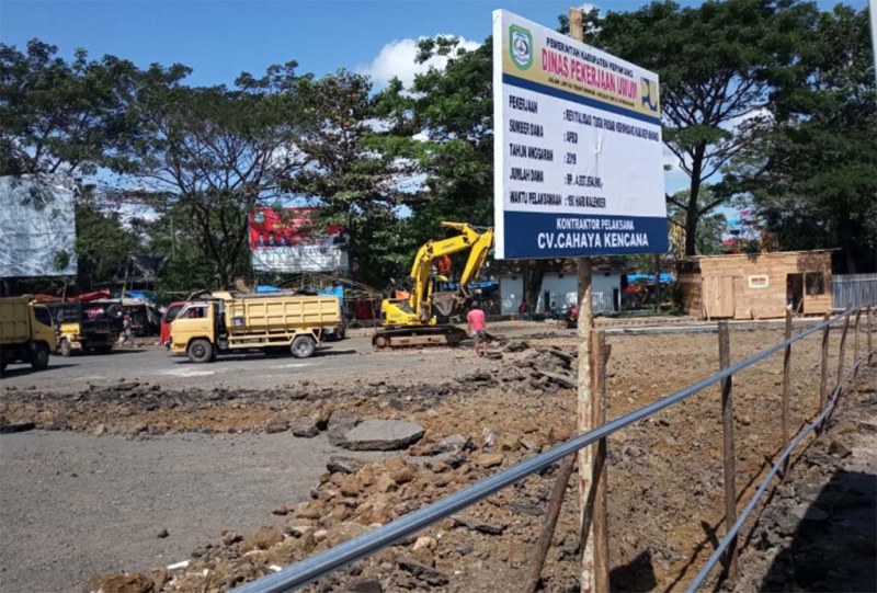 Tugu Pasar Kepahiang Dipercantik