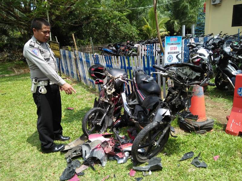 Adu Kambing, Blade dan Mio Remuk