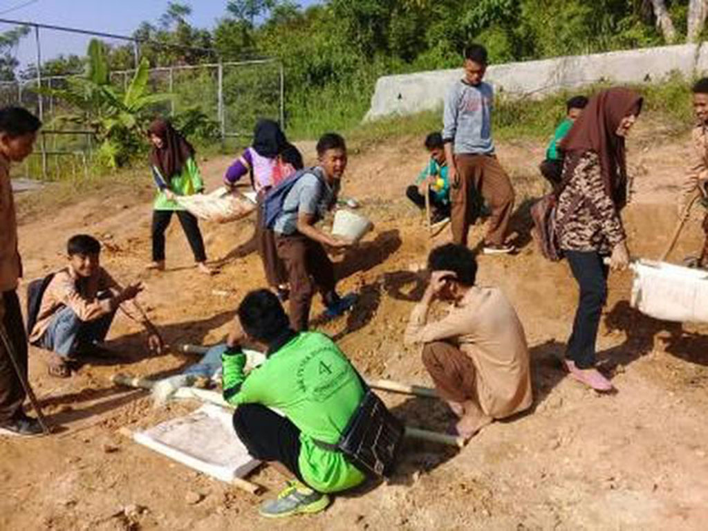 Bangun Sekolah Secara Swadaya