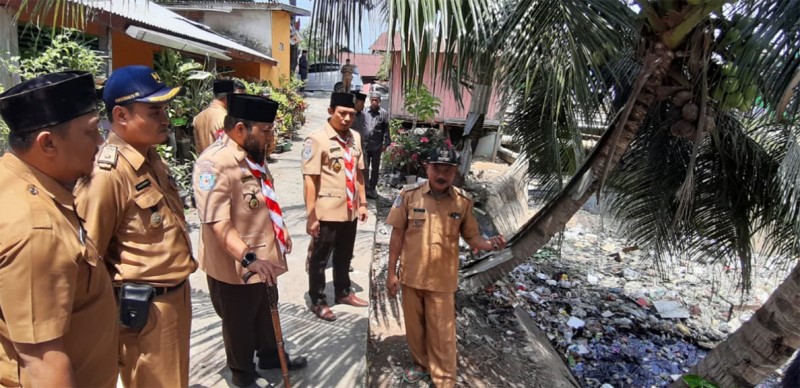 Drainase Balai Kota Dipenuhi Sampah