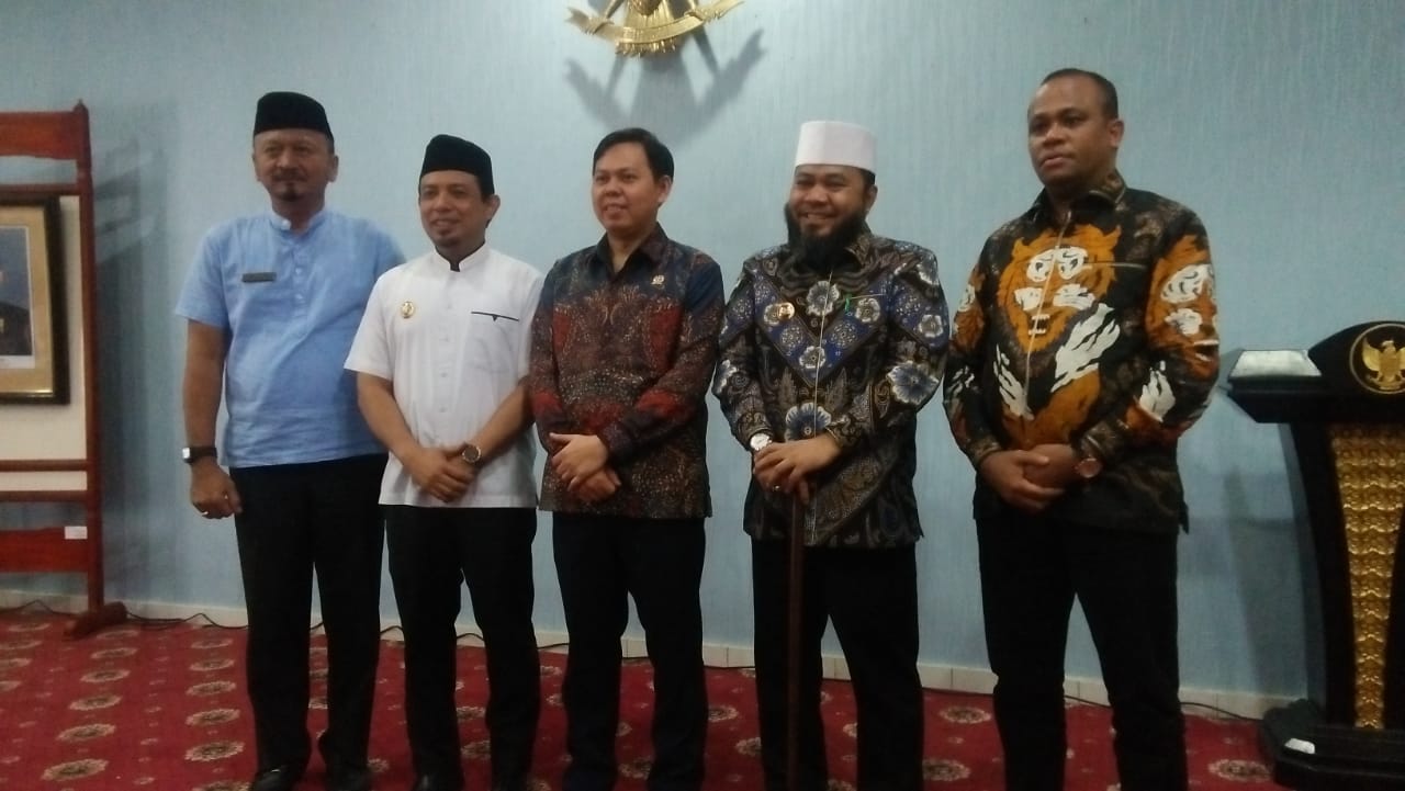 Sambangi Balai Kota, Ini Obrolan Sultan dan Helmi