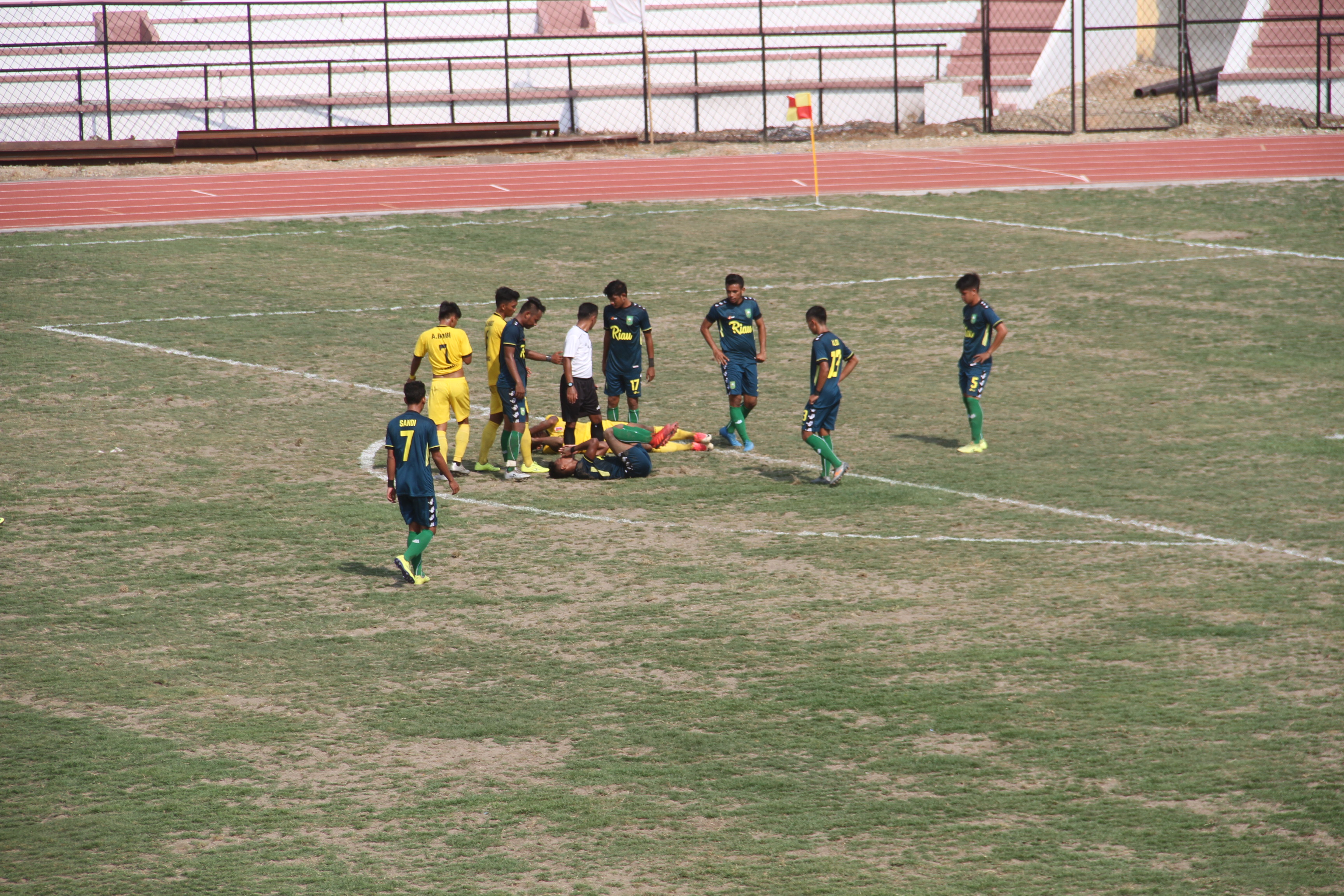 Laga Perdana Lampung Vs Riau, Kedua Tim Keluhkan Lapangan Berpasir