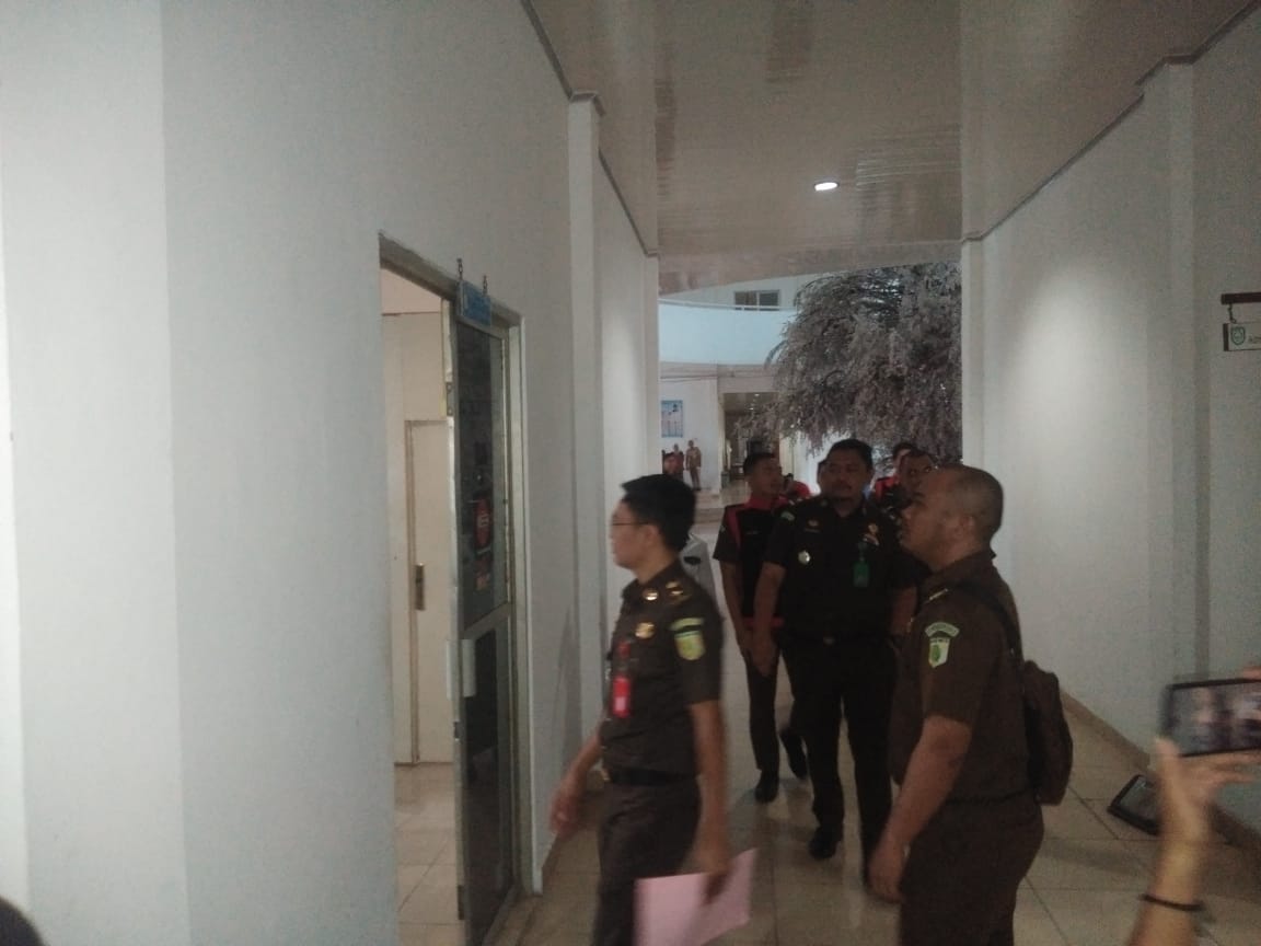 Jaksa Geledah Kantor Bupati Kepahiang