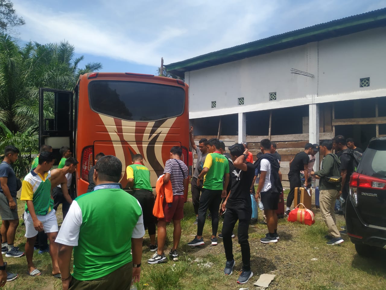 Bus Membawa Puluhan Kontingen Sumut Kecelakaan di Seluma