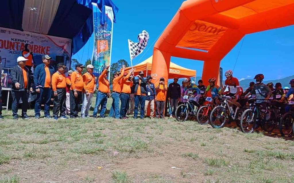 Bengkulu Sabet 4 Gelar di Kejurnas Balap Sepeda Kerintji Mountainbike