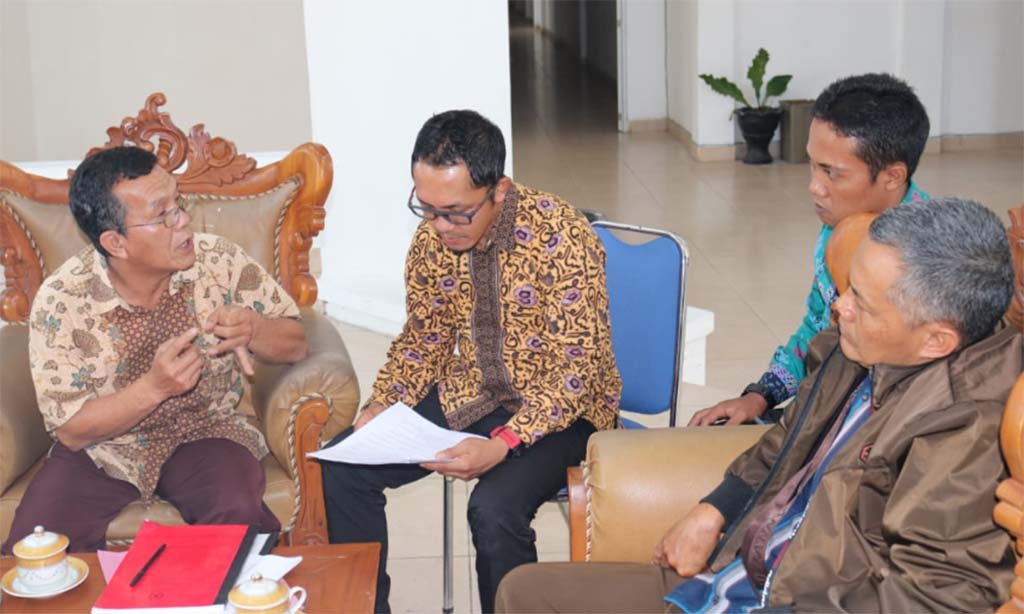 Dipecat, Eks Perangkat Desa Lapor DPRD