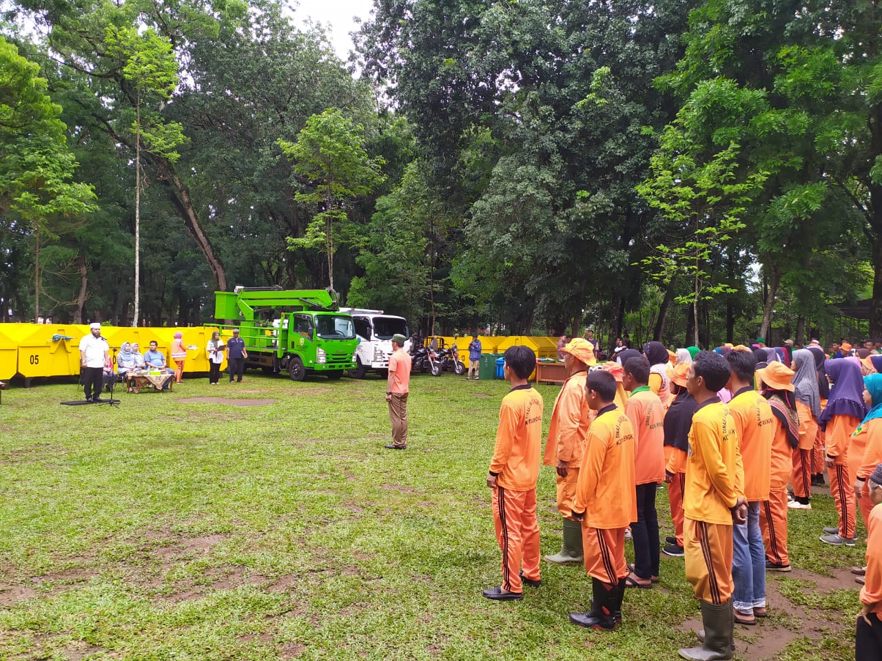 Pemkot Tanggung Kerusakan 3 Mobil Tertimpa Pohon di RSHD