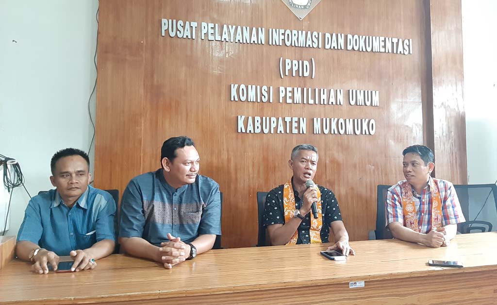 Dewan Wajib Mundur, Petahana Hanya Cuti