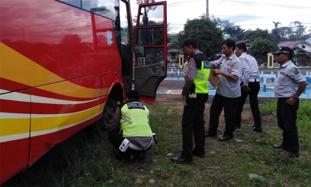 Rem Bus Naas Bagus