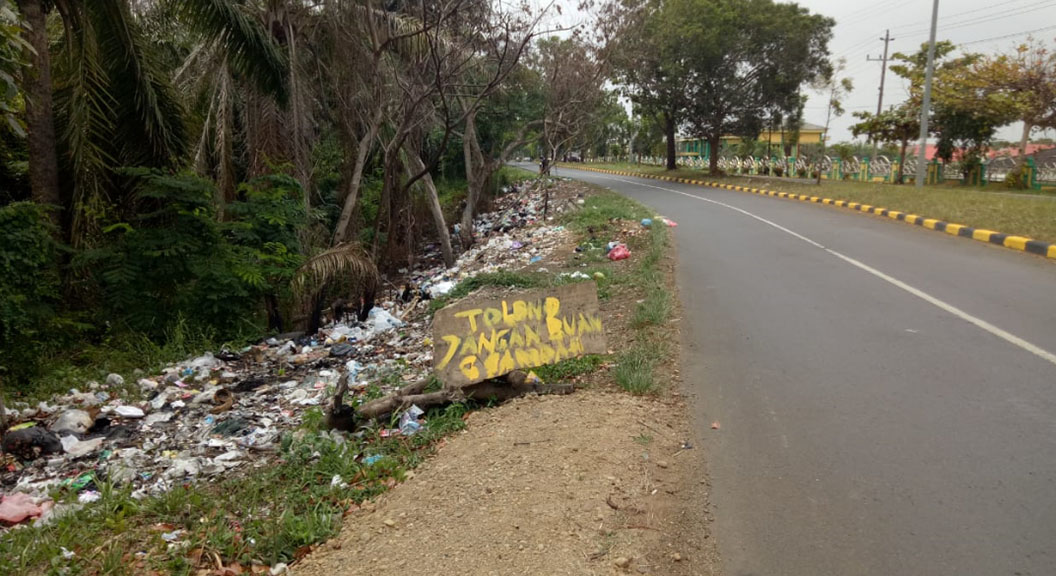 Camat Selebar Beri Rp 1 Juta Bagi Warga yang Videokan Orang Buang Sampah Sembarangan