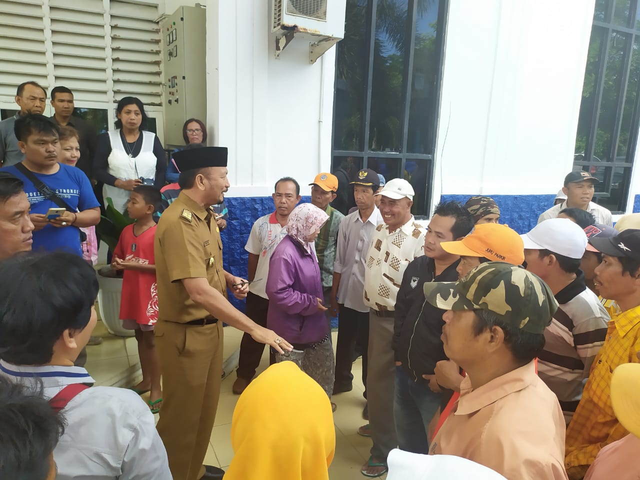 Juru Parkir Protes ke Kantor Walikota