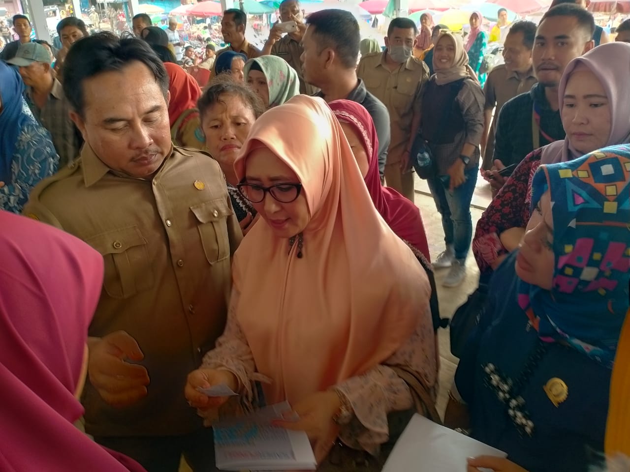 Pedagang Pasar Panorama Mengaku Diancam Oknum Preman