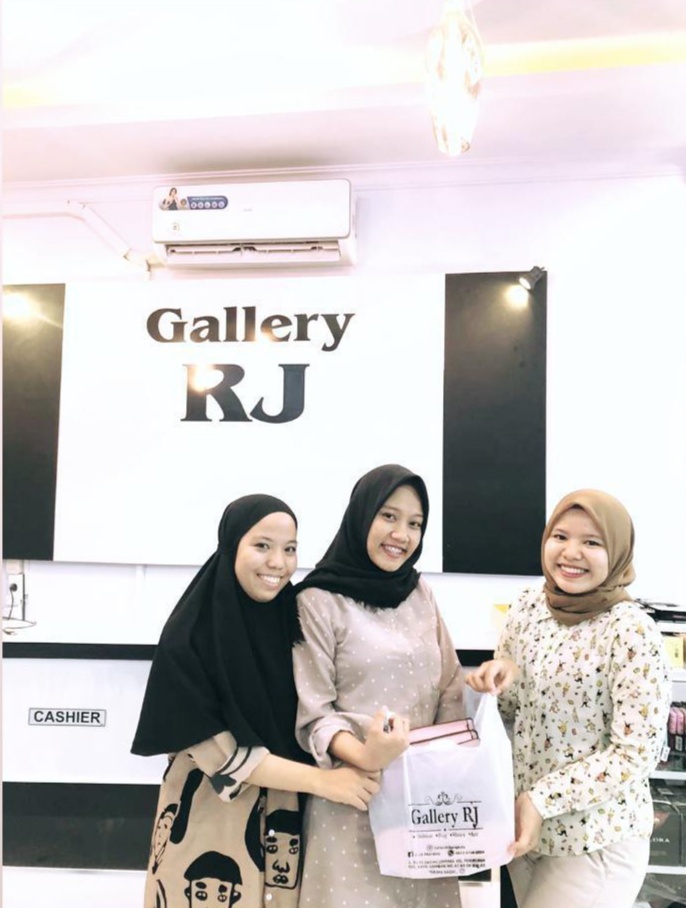 Gallery RJ, Pusat Perlengkapan Remaja Masa Kini