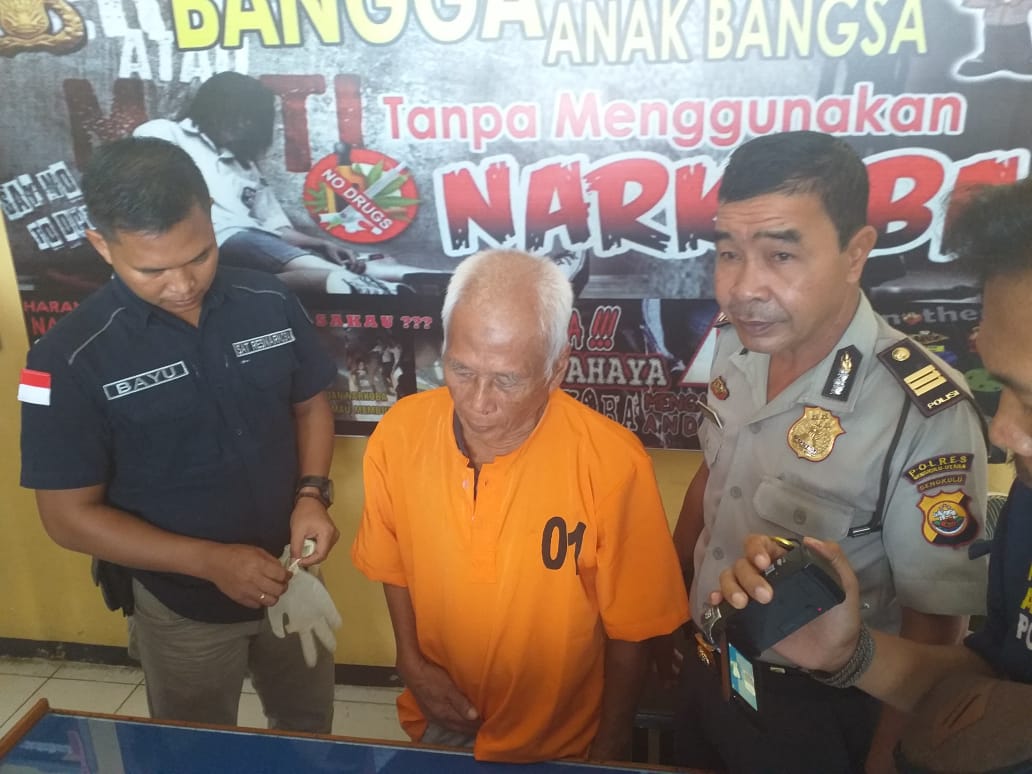 Galau, Kakek 72 Tahun di Bengkulu Utara Isap Ganja