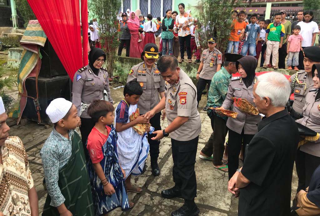 Polda Bengkulu Gelar Baksos di Binduriang