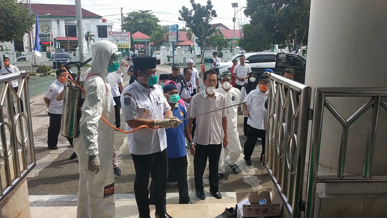 Tempat Ibadah di Kota Bengkulu Disemprot Cairan Disinfektan