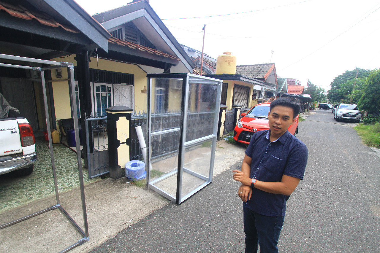 Minimalisir Corona, Warga Bengkulu ini Buat Bilik Disinfektan untuk Dihibahkan ke Rumah Sakit