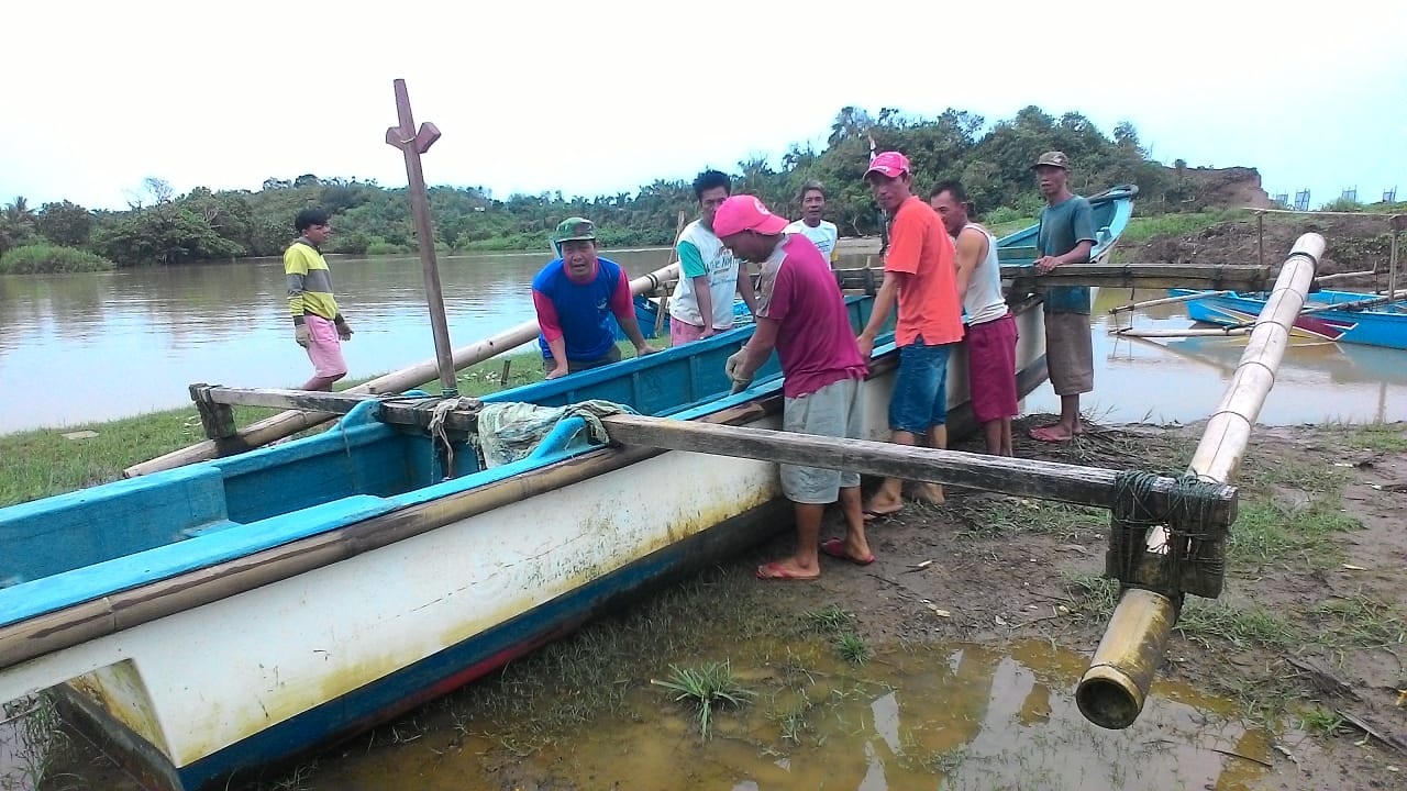 Perahu Rusak, Harapkan Bantuan