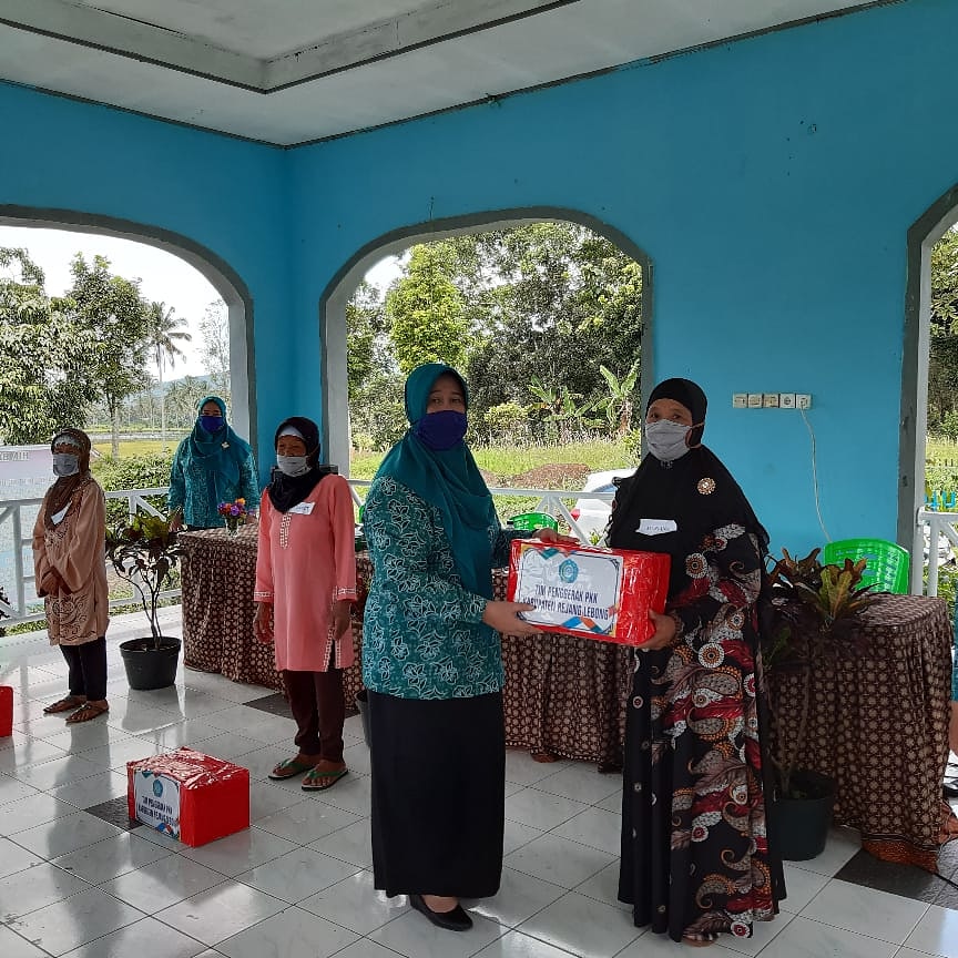 PKK RL Peduli Lansia Wanita