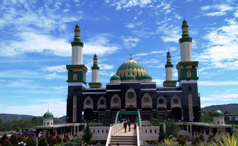 Masjid Agung Gelar Salat Tarawih