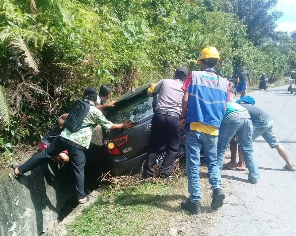 Supir Ngantuk, Mobil Nyungsep