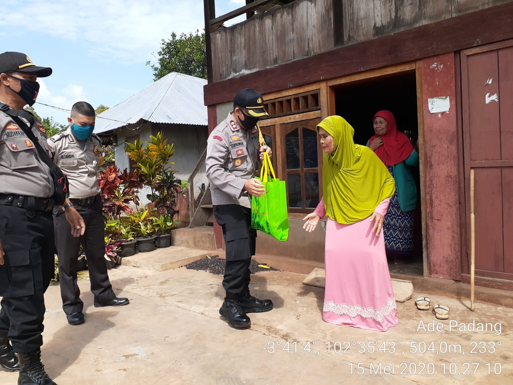 Polres Kapolres Lanjutkan Bagi Sembako