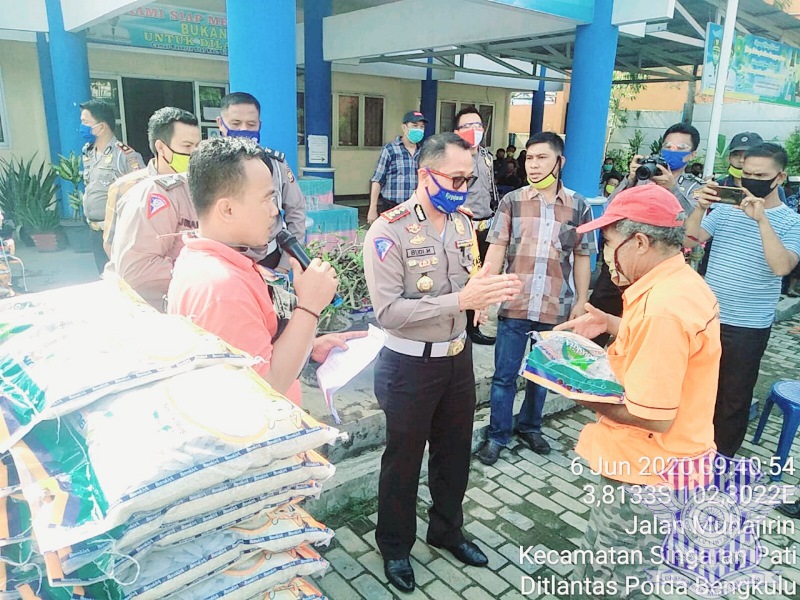 Polda Wujudkan Kamseltibcar Lantas Angkutan Umum