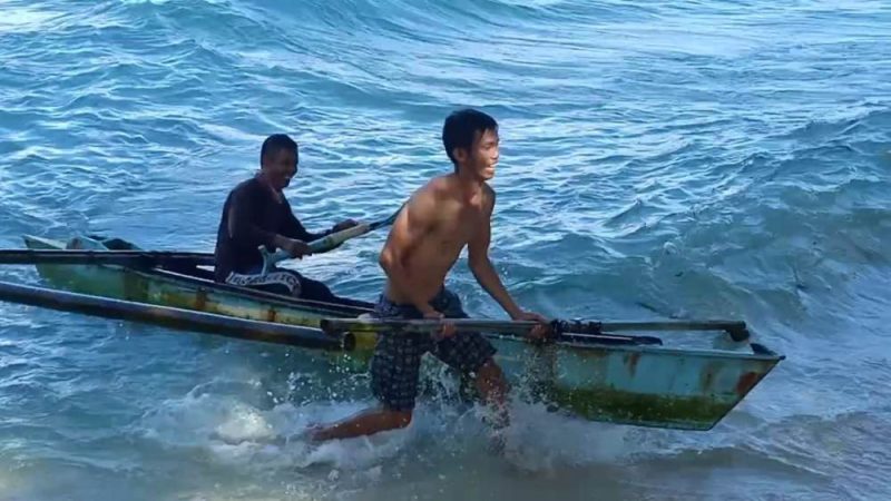 Perahu Terbalik, Nelayan Nyaris Tewas