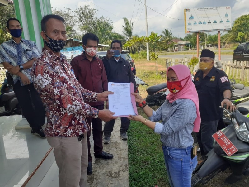 KPU Bengkulu Tengah Bagikan Tornas PPK