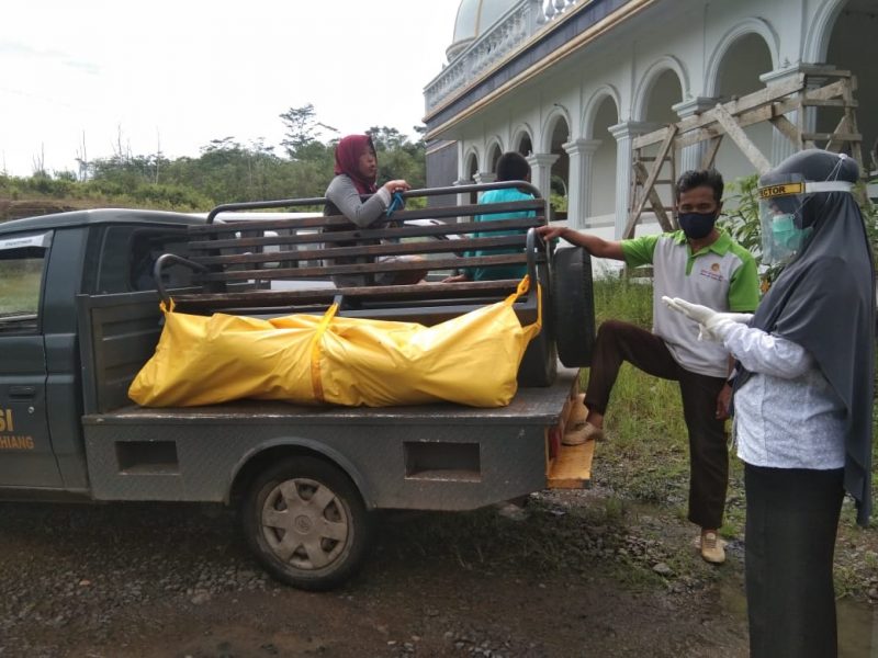 Petani Tewas Dalam Kelambu