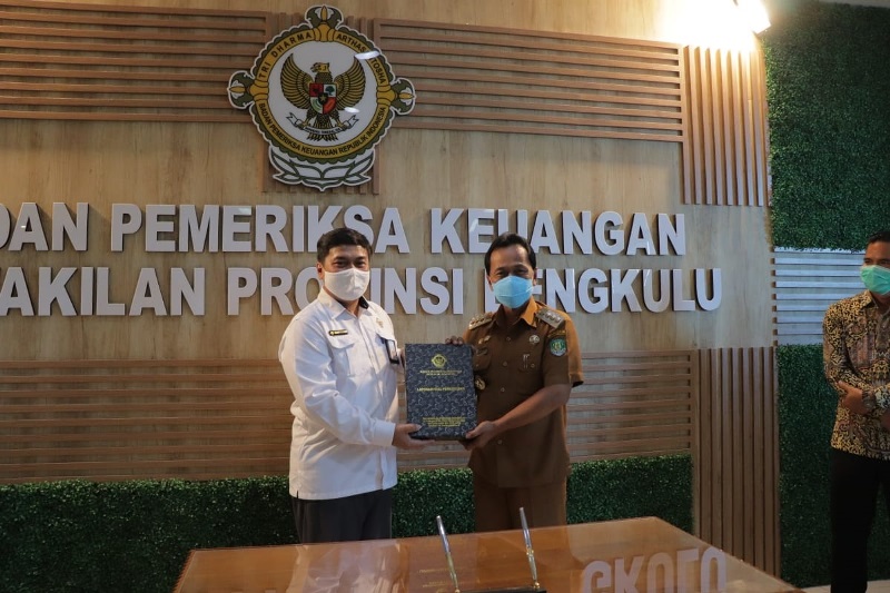 Jadi Kado HUT ke-12, Pemkab Benteng Raih WTP