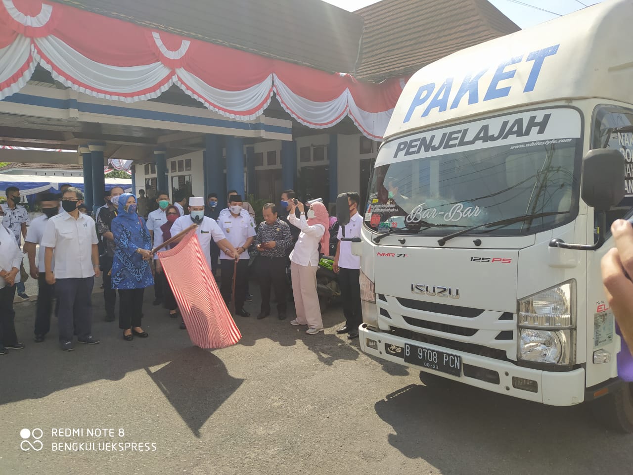 Walikota Bengkulu Terima Ribuan Paket Balasa dari Kemenparekraf untuk Pelaku Usaha Terdampak Covid-19
