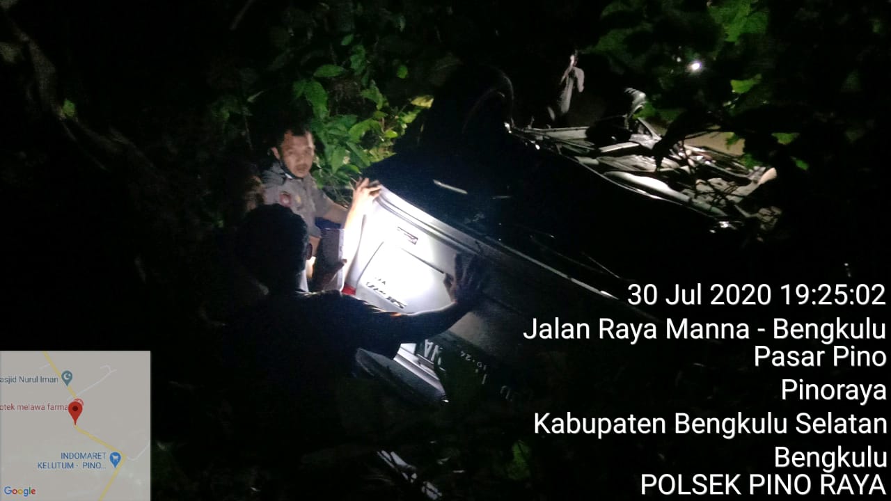 Malam Idul Adha, Sigra Terjun ke Jurang di Pino Raya