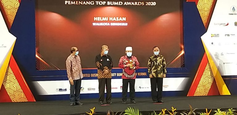 Walikota Bengkulu Raih Penghargaan Top Pembina BUMD 2020