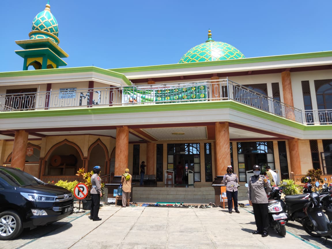 Salat Jum’at, Polwan Polres BS Patroli Keliling