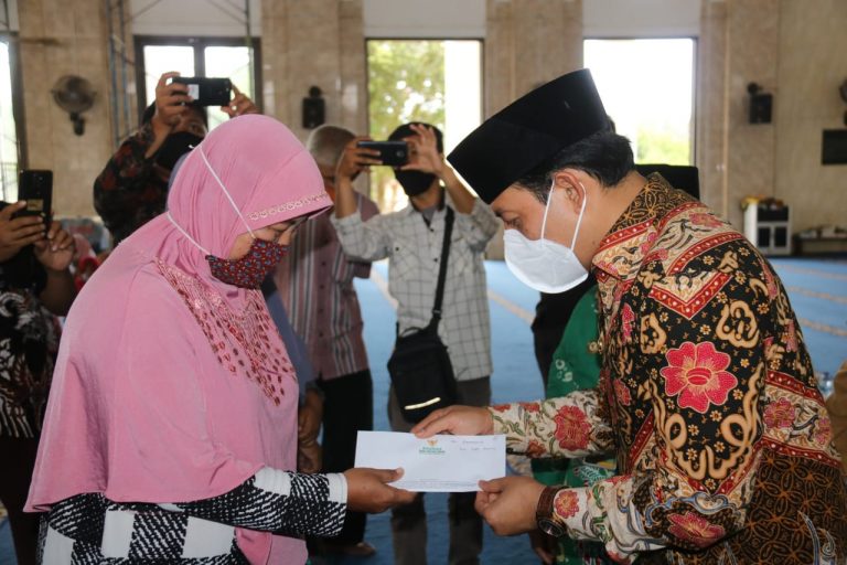 Ratusan Warga Kota Bengkulu Dapat Bantuan Modal Rp 1 Juta dari Baznas