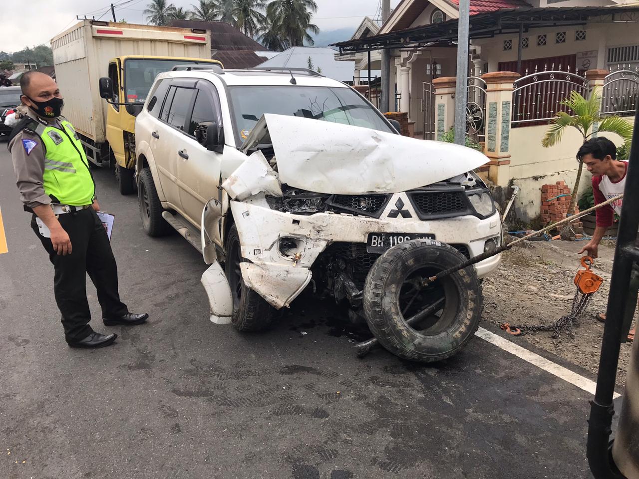 Di Selupu Rejang, Colt Diesel Hantam Pajero Sport